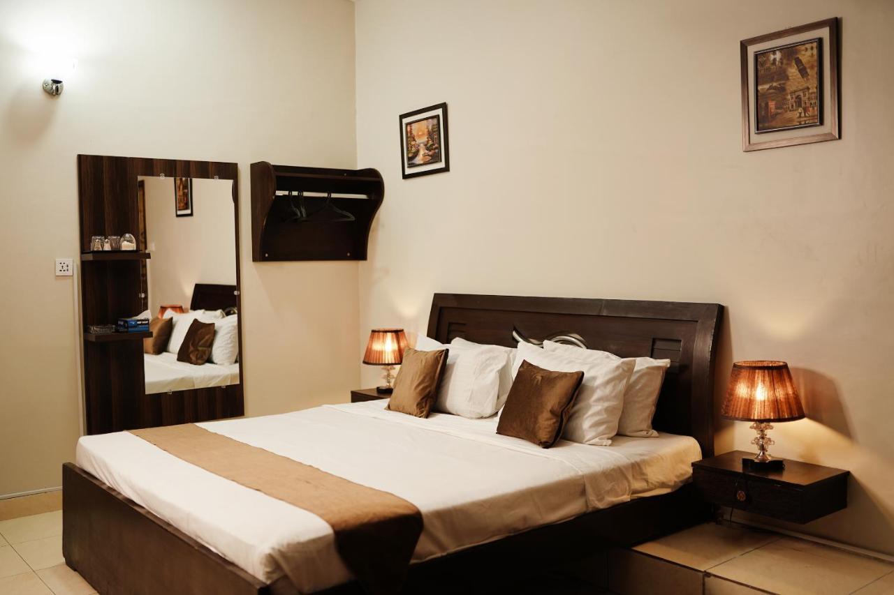 Diamond Lodge Karachi Exteriör bild