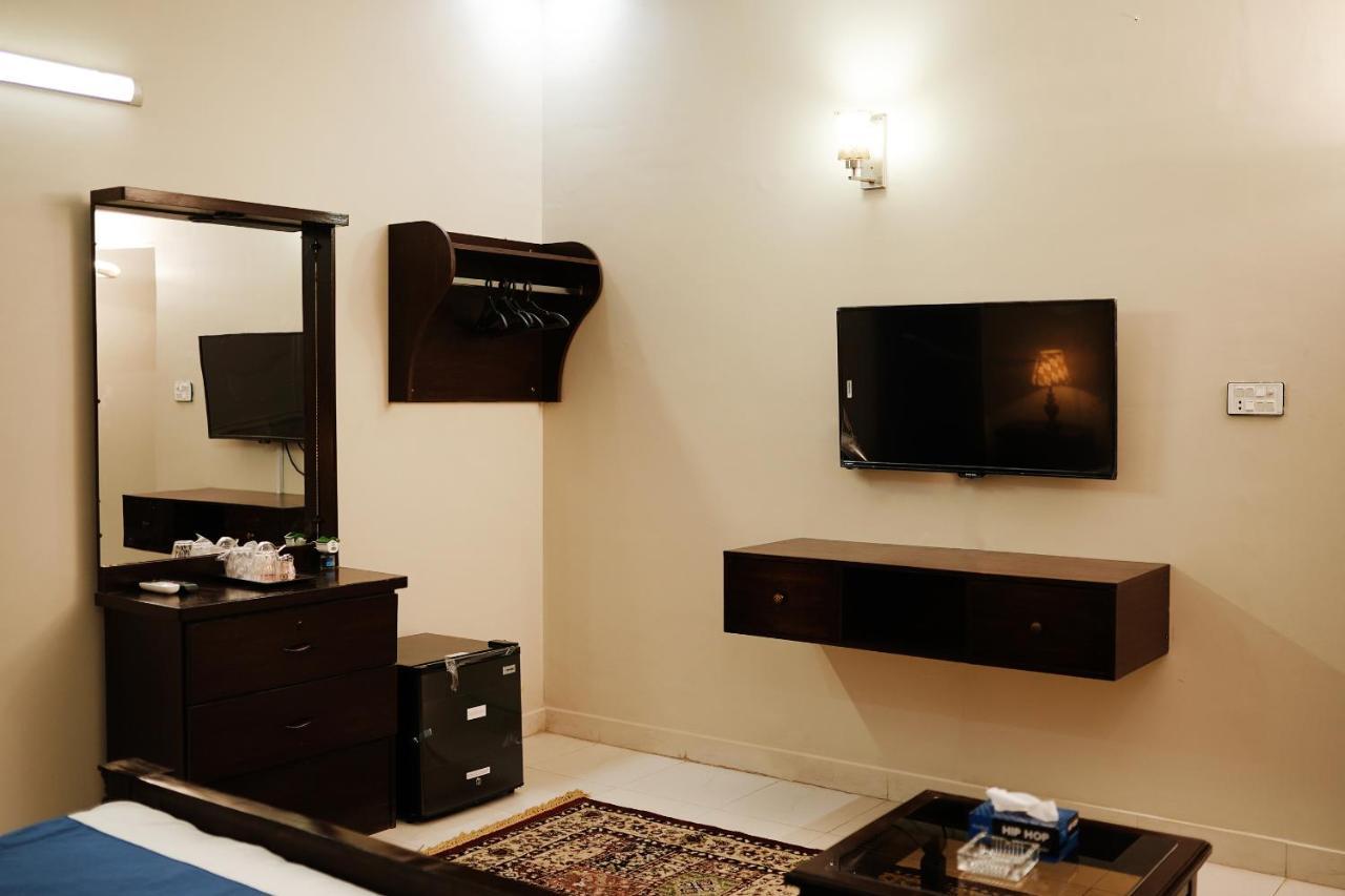 Diamond Lodge Karachi Exteriör bild