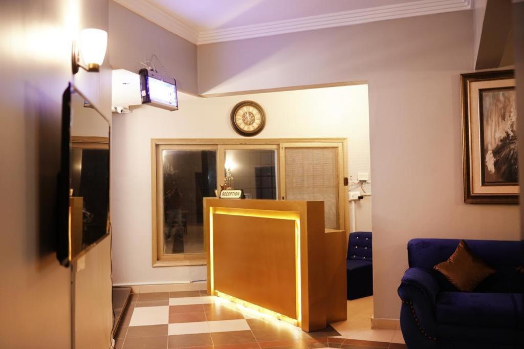 Diamond Lodge Karachi Exteriör bild